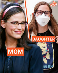 Violet Affleck, now 18, looks like her mom Jennifer Garner's MIRROR IMAGE,  sharing her height and elegance. 😍😍😍