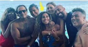 يحتفل اليوم الداعية معز مسعود بعقد قرانه علي الفنانة حلا شيحا في أحد فنادق القاهرة وسط الأهل والأقارب والاصدقاء بعد شائعات كثيرة حول أرتباطهم خلال الفترة الماضية وقصة حب اثارت جدلًا واسعًا، خلال الفترة الماضية بعد. Ø¨Ø¹Ø¯ Ø¸Ù‡ÙˆØ±Ù‡Ø§ Ø¨Ø§Ù„Ù€ Ø¨ÙŠÙƒÙŠÙ†ÙŠ Ù‡Ø°Ø§ Ù…Ø§ Ù‚Ø§Ù„ØªÙ‡ Ø­Ù„Ø§ Ø´ÙŠØ­Ø§ ØµÙˆØ±Ø©