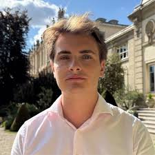 Après 4 années riches à la Direction des usagers et des polices  administratives (DUPA) , c'est le début d'une nouvelle aventure à la  Préfecture du Val-de-Marne en tant que chef de cabinet,