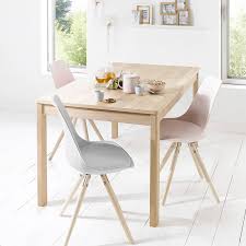 La table en bois massif permet de. Une Table De Salle A Manger En Bois Adaptee A Votre Decor Blog But