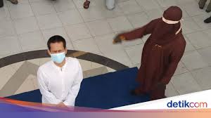 Apa yang terlintas dipikiran anda tentang logo diatas? Pasangan Gay Di Aceh Dicambuk 77 Kali Di Muka Umum