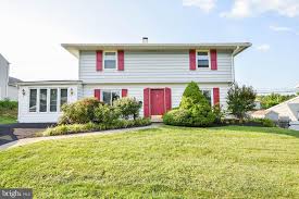 129 Terrace Rd Levittown Pa 19056 3 Bed 3 Bath Single Family Home Mls Pabu476116 24 Photos Trulia Exterior Doors Trulia Terrace