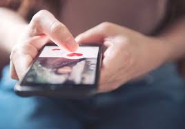 People increasingly use dating apps for hookups, preventing many users who want serious relationships from finding what, or who, they are looking for. How To Use Online Dating Apps Safely