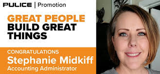 Stephanie Midkiff's Instagram, Twitter & Facebook