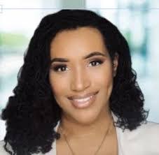 Roxanne Claire's Instagram, Twitter & Facebook