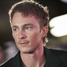 Lucky": Drew Starkey entra para elenco de série com Anya Taylor-Joy