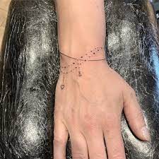 Envie de pimper vos ongles initiales. 100 Idees De Tatouages Bracelet Pour Femme Tatouez