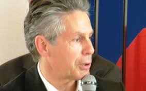 Loin d'etendre ici mes idees, je ne cherche qu'a les resserrer! Le Maire Lr De Beaune Mis En Examen Pour Detournement De Fonds Publics Le Parisien