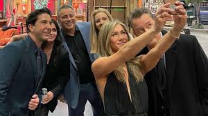 #bennifer fue tendencia en twitter en cuestión de horas. Jennifer Aniston Y David Schwimmer Abrazados Y Muy Cerca Tras El Reencuentro De Friends La Pampa Nuestra