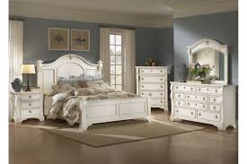 An antique white finish allows this piece to easily complement any home decor. Why Antique White Bedroom Furniture Is A Good Idea Ideas Industrial Suites Sleigh Dark Wood And Bedrooms French Sets All Chalk Paint Vintage Apppie Org