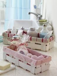 Funf Schnelle Tipps Zu Deko Furs Badezimmer Basteln Badezimmer Ideen Holzschachtel Badezimmer Dekor Diy Aufbewahrung Selbstgemacht