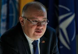 Prince Charles tours Bucharest, says hi to Vlad the Impaler