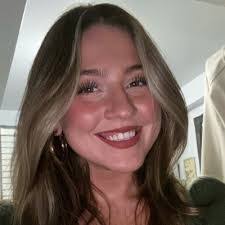 Stephanie Toal's Instagram, Twitter & Facebook