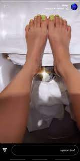 Ayleks sexy feet