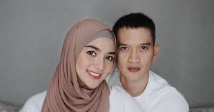Explore tweets of rezky aditya @rezkyadittya on twitter. Selamat Citra Kirana Dan Rezky Aditya Dikaruniai Anak Pertama Okezone Celebrity