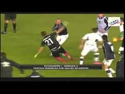 Clásico de la liga iesa. Incidents At A Friendly Match Between Estudiantes And Gimnasia De La Plata In Argentina R Soccer Soccer Match Friendly