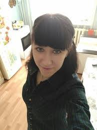 Adrienne Baxter's Instagram, Twitter & Facebook