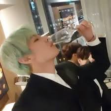 Bts V On Instagram He Doesn T Like Alcohol But He S Going To Drink It Anyways Bc That Was An After Party Lol I Hope He S Oka Alkogol Bojfrendy Fan Art