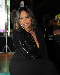 Last night!!! Was another movie!🎥 You just never know who will be in the  building when it comes to @thelivemixtapband 🙌🏾 @raekwon #WuTangClan  EVERYBODY.. but, no need for introductions and sh!$….this man