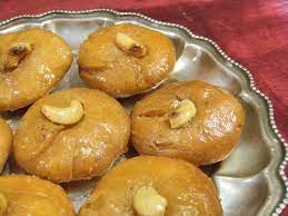In this video we will see how to make muscoth halwa recipe in tamil. Badusha Sweet Recipe In Tamil Depavali Sweets Recipe à®ª à®¤ à®· à®¤à®® à®´ Youtube