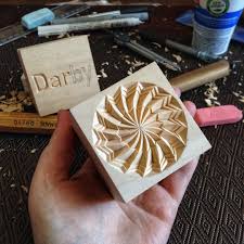 Chip Carving Expert Techniques And 50 All Time Favorite Projects Workplace Mess It Just Cannot Be The Other Way When You Carve Many Hours In A Row P S I Would Like To Let You Know That Th Chip Carving Carving Wood