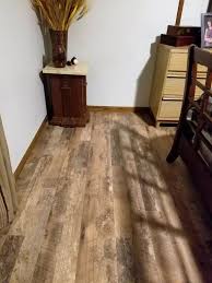 Featured Floor Calico Oak Laminate Ll Flooring Blog Wood Laminate Flooring Rustic Oak Flooring Oak Laminate