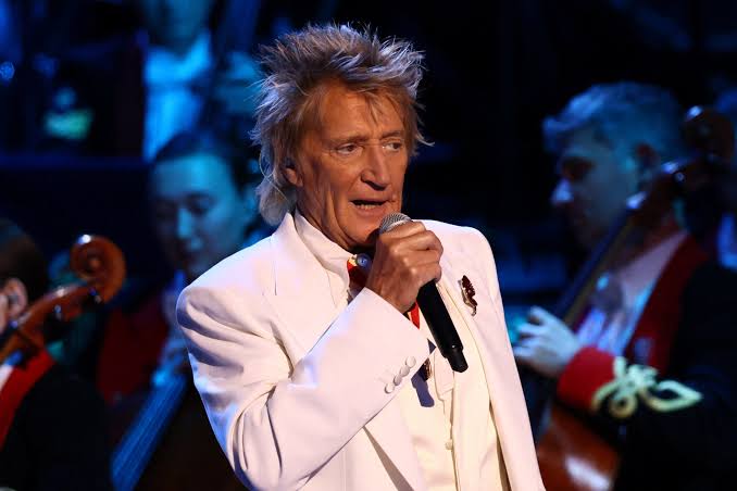 Rod Stewart lưu diễn lần cuối cùng năm 2027 nhưng chưa giải nghệ
