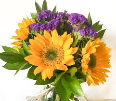 Dec 10, 2019 · this stunning and chic mason jar idea is a showstopper when paired with blooming flowers. How To Make A Simple Mason Jar Flower Arrangement Everyday Laura