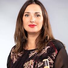 D'une part, ceux qui sont nommés par le garde des sceaux, qui gèrent les ventes dites « judiciaires » parce qu'elles. Marie Renoir Commissaire Priseur Affaire Conclue Home Facebook