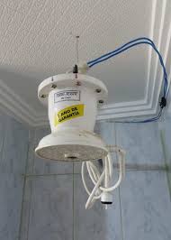 Take a shower in spanish. Electric Showers How Shocking Are They Really Suicide Showers Storyteller Travel