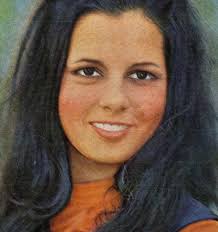 DOIS ANOS DE CAPIXABA A REVISTA CAPIXABA começou a sua história em dezembro  de 1966, quando foi concebida e idealizada sob a inspiração de um objetivo  de criar no Espírito Santo, numa