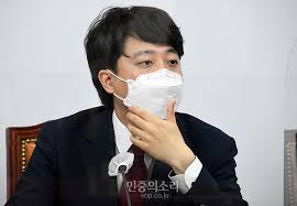 육군 3성 장군 출신 한기호 전 국회의원이 실업난 해소 대책으로 병 복무기간. Jw2wi74ognyy2m