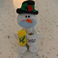 Snowman With Mask And Toilet Paper In 2020 Paper Ornaments Crafts Snowman