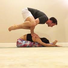 And like acroyoga, couples yoga involves one practitioner acting as the base, and the other the so why not give these five powerful couples yoga poses a try! 61 Amazing Couples Yoga Poses That Will Motivate You Today Trimmedandtoned