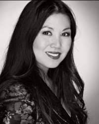 Vivian Holley's Instagram, Twitter & Facebook