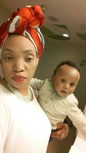 Imbwa ilondanga omusokonyolo kwa nyina. Munyolanga amabwe kano?😀