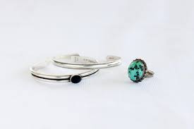 How To Clean Silver Jewelry With Vinegar Cleaning Silver Jewelry Clean Sterling Silver Clean Gold Jewelry
