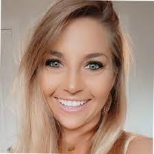 Casey Mackey's Instagram, Twitter & Facebook