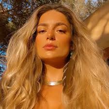 Sandra Marcos's Instagram, Twitter & Facebook