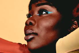 Flex Mami's bright make-up tutorial: Eyes, blush, nail art ideas