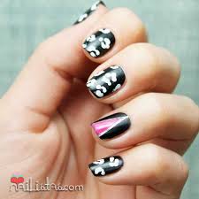 Hacer su uña con normalidad y pintar todo con un color amarillo más oscuro. Unas Decoradas Con Estampado De Leopardo Nail Art Nailistas Esmaltes Permanentes Y Productos De Unas Nailistas Esmaltes Permanentes Y Productos De Unas Tienda Online De Esmaltes