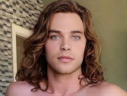 Ashley Lasley's Instagram, Twitter & Facebook