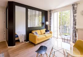 Renovation complete d 039 un appartement de 33m2 paris. Renovation Integrale D Un Studio Pour Creer Un Deux Pieces Planete Deco A Homes World Style Salon Interieur D Appartement Comment Amenager Une Petite Chambre