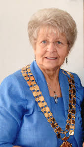 BURGEMEESTER NOOI SENIORS, GESTREMDES VIR TEE