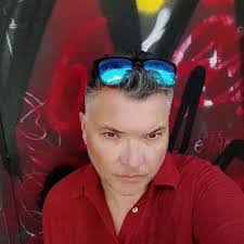 Eric Piper's Instagram, Twitter & Facebook