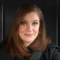 Holly Renz's Instagram, Twitter & Facebook