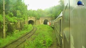 Aici găsești toate cursele de la târgu jiu până la bucurești şi înapoi. Train Rearview PetroÈ™ani Lainici Valea Sadului Targu Jiu Ir1824 Deva BucureÈ™ti Nord 18 Feb 2021 Youtube