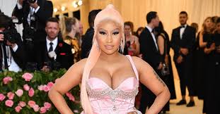 Nicki minaj's first solo album, pink friday , peaked at no. Jp46ud9ytpzusm