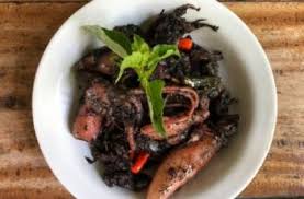Kupas kulit luar cumi dan ambil tulangn ya. Sajian Tambah Selera Makan Ini Resep Cumi Asin Oseng Pedas Guideku Com