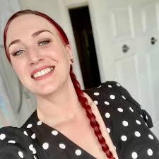 Throw back to when Nelly tried to shoot his shot at Beyoncé at the Source  Awards (2000)